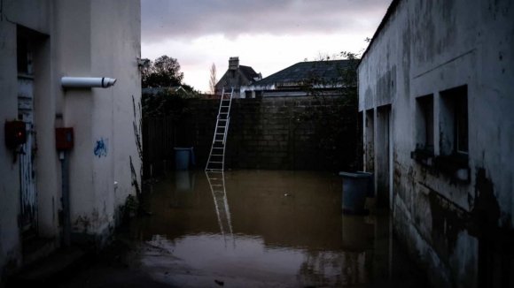 França cancela aulas em mais de 200 municípios devido a inundações 
