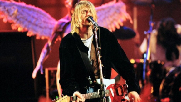 Última guitarra de Kurt Cobain leiloada por cerca de 1,3 milhões de euros