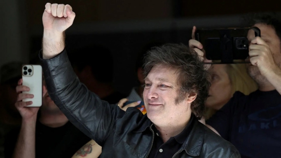Javier Milei vence eleições presidenciais na Argentina