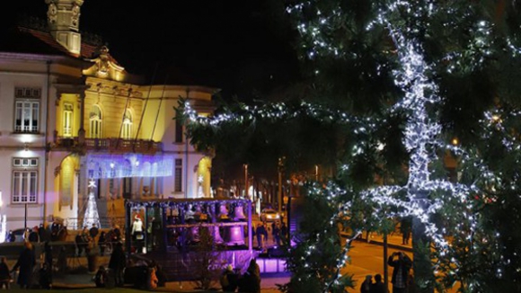 Iluminação de Natal custa mais de 350 mil euros a Câmara de Gaia