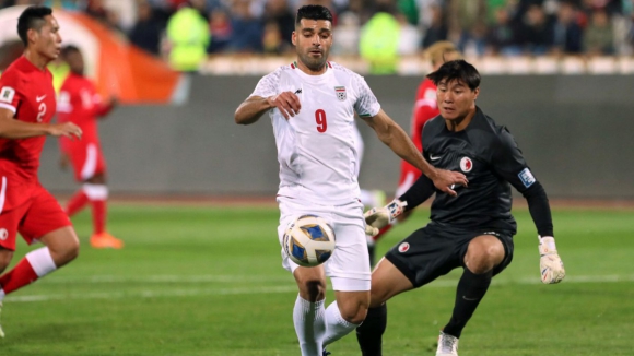 FC Porto: Taremi marca no empate a dois golos entre Irão e Uzbequistão 