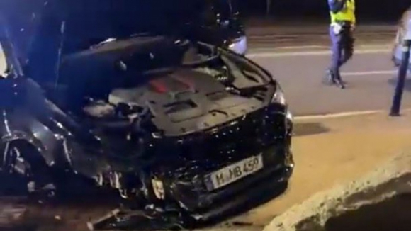 Balotelli sofre acidente que deixa carro totalmente destruído