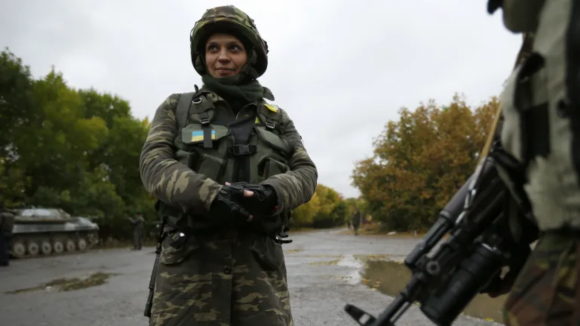 Empresa de Guimarães vai fornecer cuecas de mulher para militares na Ucrânia