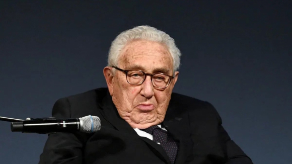 Morre aos 100 anos Henry Kissinger, antiga figura controversa da diplomacia norte-americana 