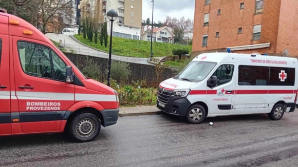 Ambulância roubada à porta do Hospital de Vila Real