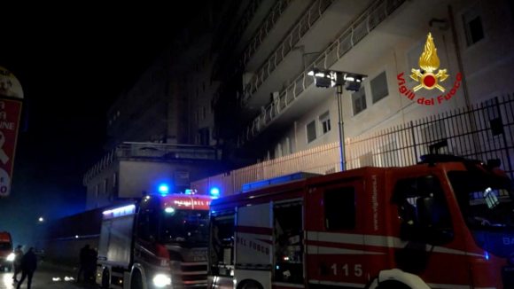 Incêndio em hospital de Roma. Pelo menos quatro mortos e 200 doentes retirados