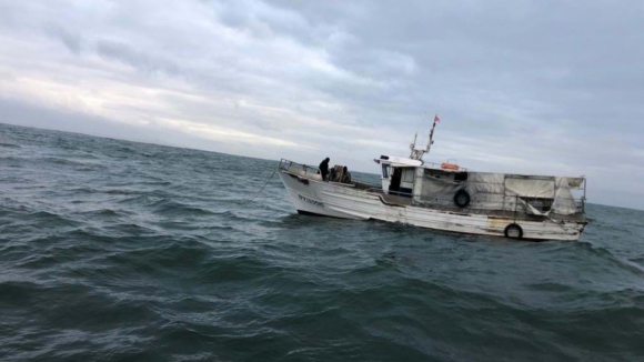 Marinha resgata três homens em barco de pesca à deriva na Póvoa de Varzim