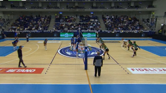 Adepto sentiu-se mal no final do FC Porto-Sporting de voleibol