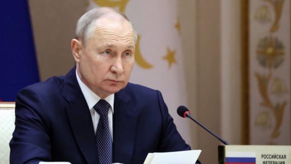 Vladimir Putin é oficialmente candidato às presidenciais russas