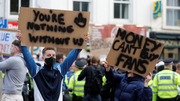 Decis&atilde;o da UEFA de &ldquo;matar&rdquo; Superliga &eacute; contra leis europeias, diz tribunal da EU