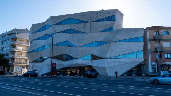 Vodafone deixa icónico edifício no Porto