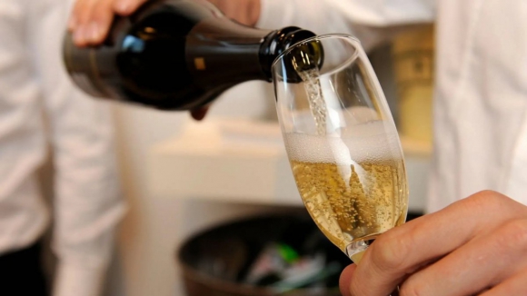 Quanto tempo deve esperar para conduzir ap&oacute;s beber?