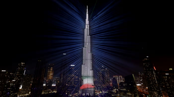 Dubai dá as boas-vindas a 2024, mas não entra sozinho no novo ano