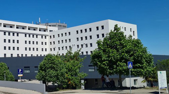 Hospital de Penafiel reage &agrave; morte de idosa que estava &agrave; espera nas Urg&ecirc;ncias