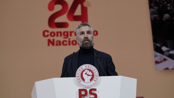 "Nunca passarão de ultrapassados 'velhos do Restelo'". Pedro Nuno Santos acusa PSD de desinvestimento na ferrovia