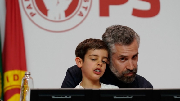 Filho de Pedro Nuno sobe ao palco e está escolhida a imagem do dia no congresso do PS
