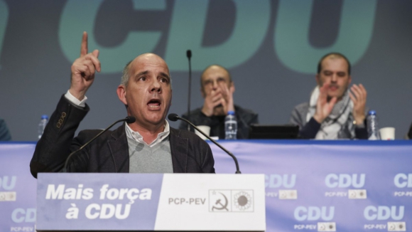 PCP propõe salário mínimo de 1.000 euros até maio