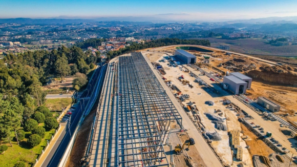 Está a nascer em Gaia um novo parque da Metro do Porto