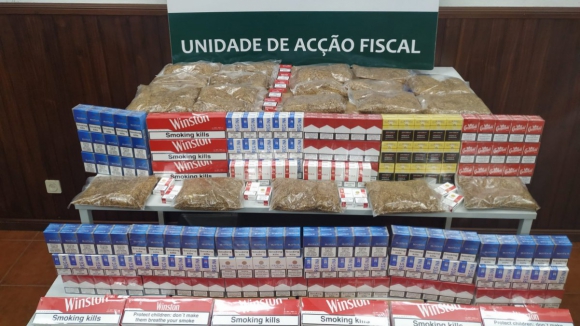 Apreendidos mais de 100 mil cigarros no Porto e em Gaia