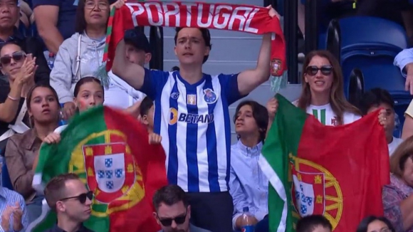 Camisola do FC Porto nas bancadas do Open da Austrália para apoiar Nuno Borges 