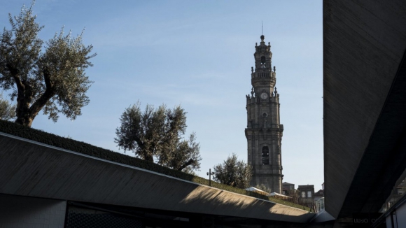 Turista avariou relógio da Torre dos Clérigos e deixou "atrasado" o ícone da cidade