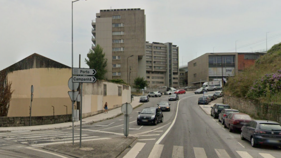 Mulher atingida por chapa no Porto com estado de saúde atualizado