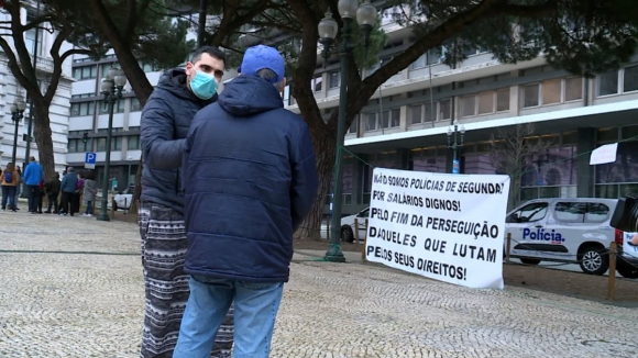 GNR em greve de fome junto à Câmara do Porto quer alertar para o desespero dos militares