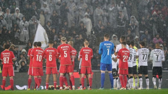 Árbitros apresentam queixa contra jogador do Benfica