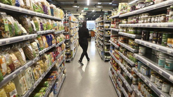 Supermercado anuncia encerramento no domingo de Páscoa em "resposta" a pedido de trabalhadores