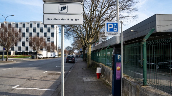 Porto cria nova zona de estacionamento pago