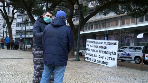 GNR hospitalizado após 15 dias em greve de fome em frente à Câmara do Porto
