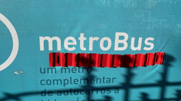 Obra do 'metrobus' do Porto corta acessos às ruas O Primeiro de Janeiro e Campinas