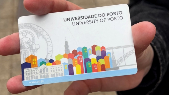 Caloiros da Universidade do Porto estão sem cartão de estudante há cinco meses