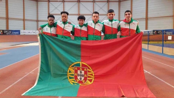Equipa portuguesa que se sagrou campeã do mundo em atletismo 'indoor' para deficiência intelectual é felicitada por Marcelo