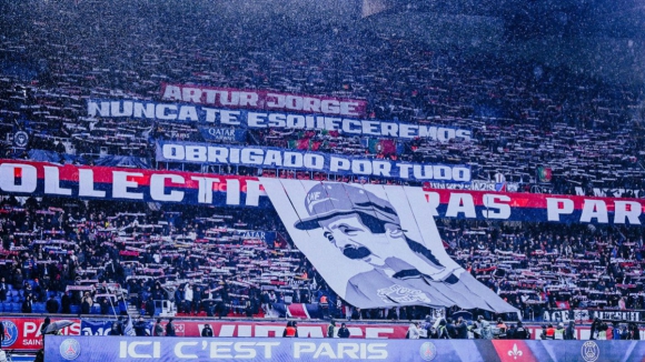 "Nunca te esqueceremos". Artur Jorge relembrado no PSG - Rennes 