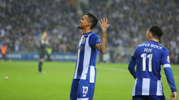 FC Porto: Galeno inaugura marcador e coloca 'Dragões' em vantagem sobre 'Águias'