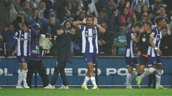 FC Porto: Evanilson entrega de cabeça, Galeno finaliza. O segundo golo dos 'Dragões' no Clássico