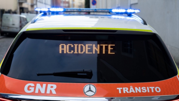 Colisão entre dois veículos faz três feridos em Oliveira de Azeméis