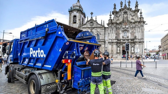 Câmara do Porto com investimento milionário para adquirir 20 viaturas para limpeza urbana