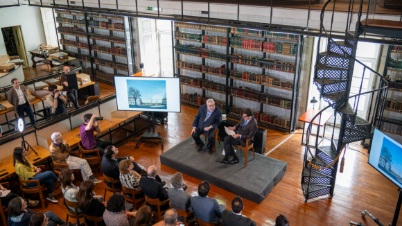 Renovação da Biblioteca Pública do Porto vai dar um lugar mais cómodo a um milhão de documentos