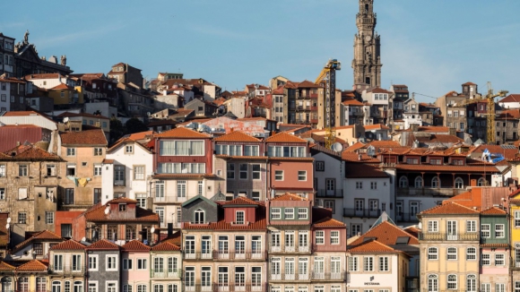 Mais de mil famílias aguardavam por uma casa municipal no Porto desde o final de 2023
