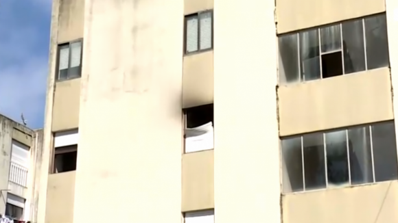 Novas atualizações do incêndio em habitação em Ramalde: ferido grave "com queimaduras em 80% do corpo"