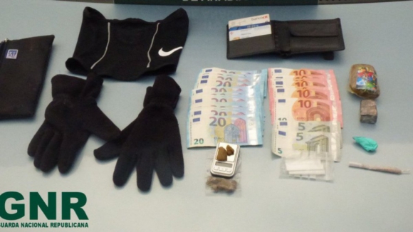 Quatro detidos por vários assaltos e tráfico de droga em Aveiro