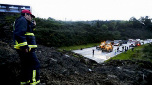 Dois engenheiros condenados a pena suspensa por derrocada em Guimar&atilde;es em 2013