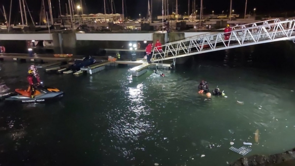 Novos dados sobre queda de carro no mar que faz dois mortos na Póvoa de Varzim