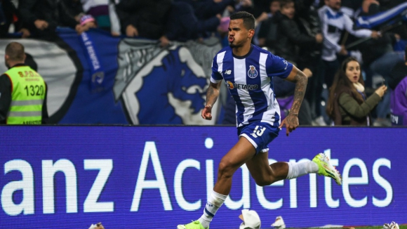 FC Porto: Galeno reduz antes do intervalo. Reveja a jogada e o golo portista