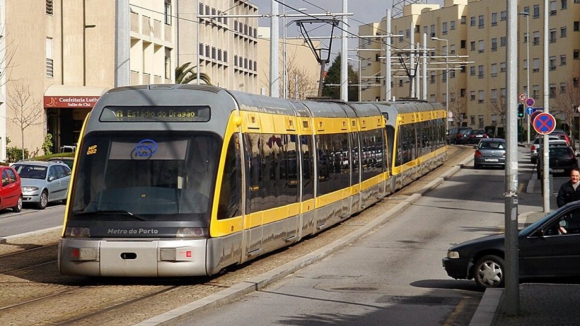 Homem de 74 anos atropelado pelo metro em Matosinhos corta circulação da Linha Azul