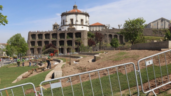 Jardim do Morro em Gaia fechado três semanas para receber novo piso verde