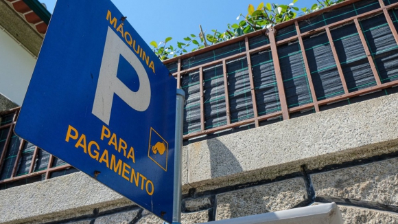 Regulamento do estacionamento pago em Arouca com alterações para facilitar acesso às lojas