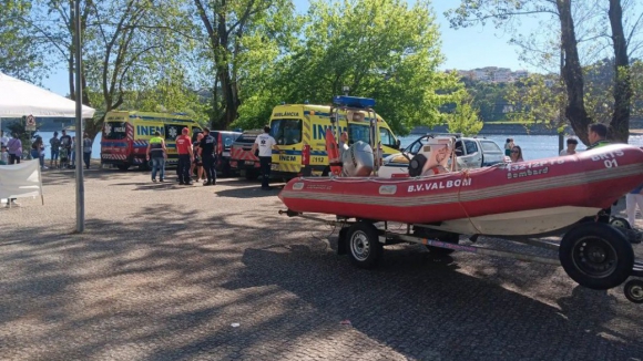 Dois jovens entram em pré-afogamento em Valbom e são "salvos por bote que estava perto"